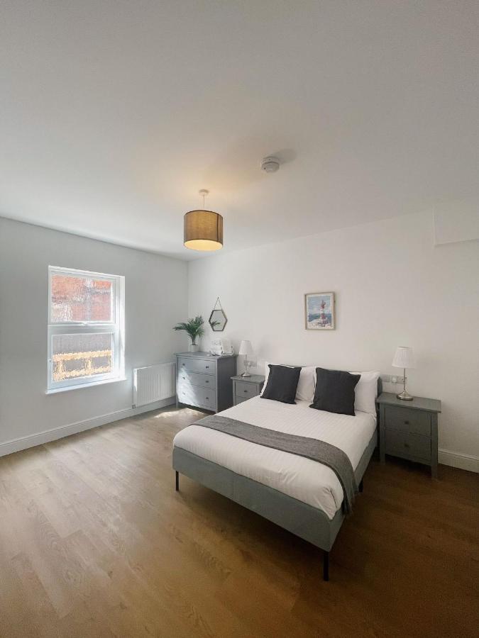 Pearl House - Delightful 3-4 Bedroom Coastal Getaway *