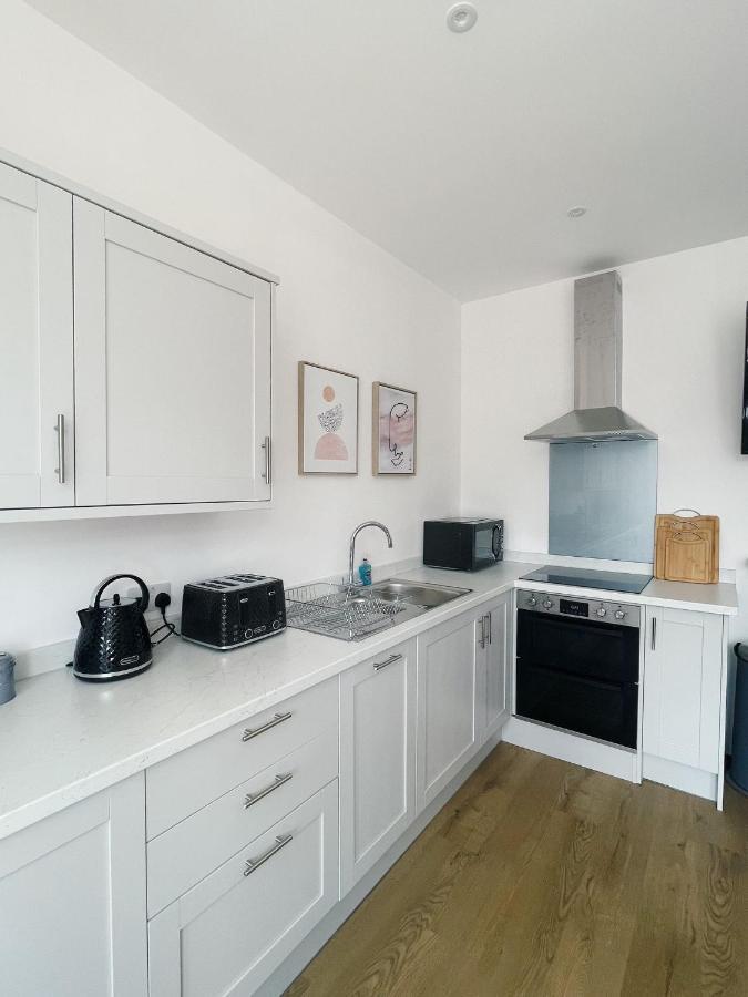 Pearl House - Delightful 3-4 Bedroom Coastal Getaway
