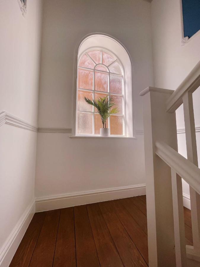 Pearl House - Delightful 3-4 Bedroom Coastal Getaway *